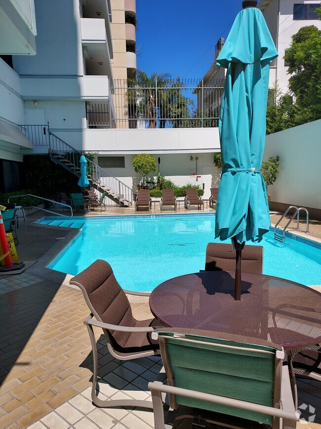Building Photo - 10660 Wilshire Blvd Unit #309 Rental