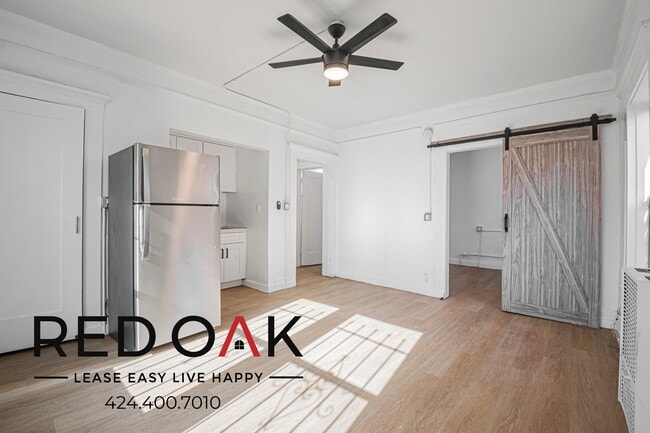 Building Photo - 1026 W 22nd St