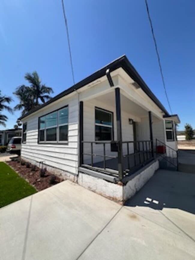 Building Photo - 4920 63rd St Unit 4920