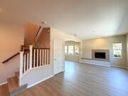 Photo - 1349 Isabella Way
