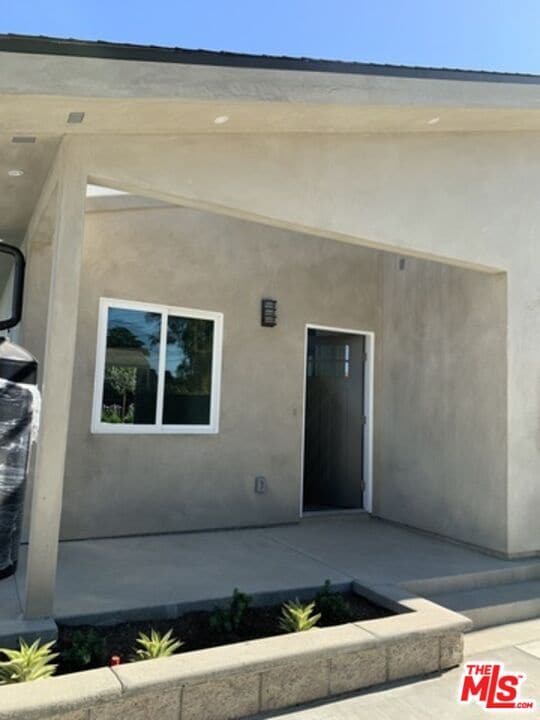 Photo - 9252 Balcom Ave House