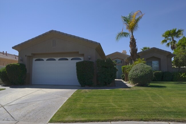 Building Photo - 5 Orleans Rd