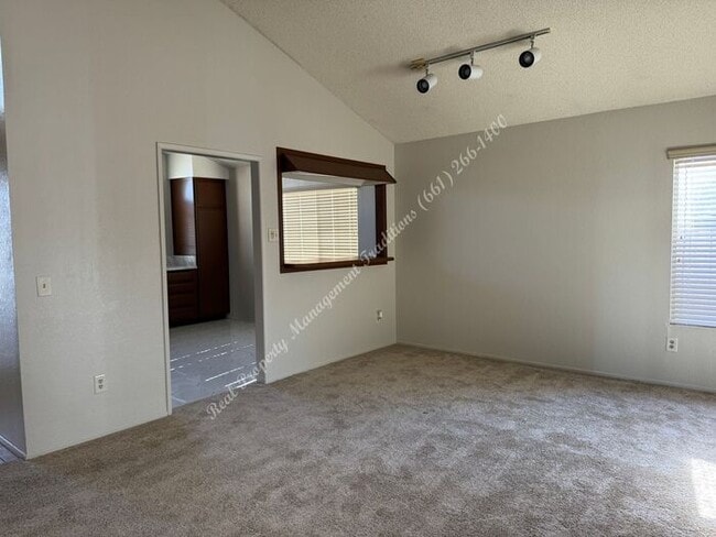 Photo - *** Please call us @ 661-266-1400 for info...