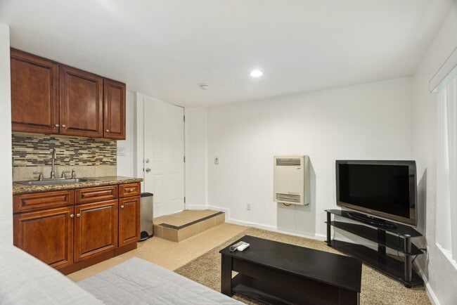 Photo - 1238 S Mullen Ave Unit Studio