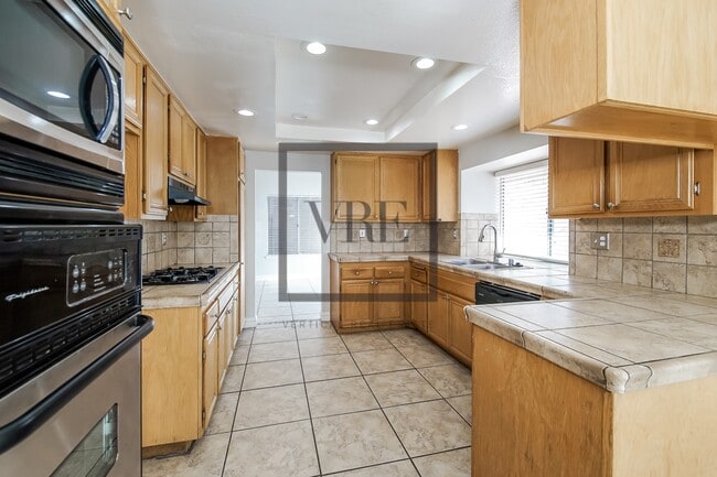 Photo - 3142 Tourmaline Ln