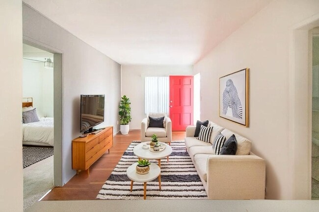 Building Photo - Charming 2 Bed /1 Bath Pacific Beach Duplex Near the Ocean & Bay! Unit 4430