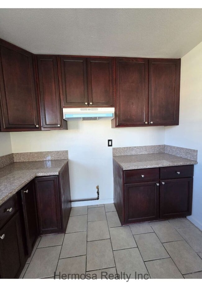 Photo - 1234 W J St Unit D