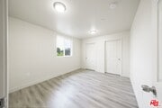Photo - 831 E 83rd St House