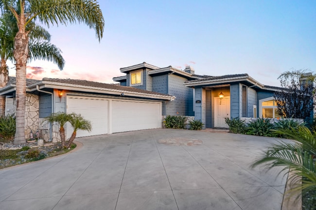 Photo - 34032 Bedford Ln