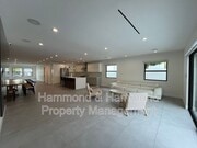 Photo - 5735 Saloma Ave