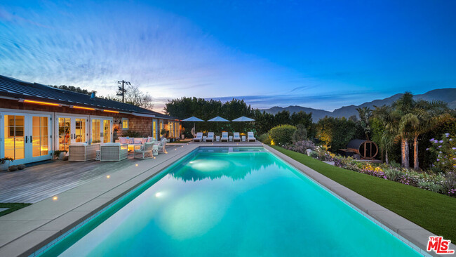 Photo - 6540 Dume Dr House