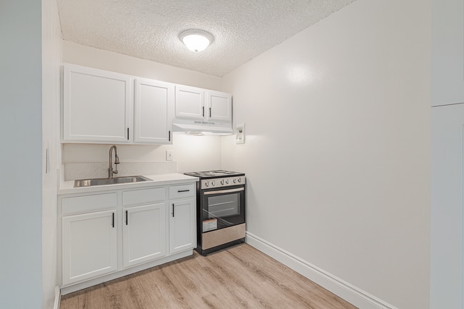 Photo - 7466 Rosemead Apts