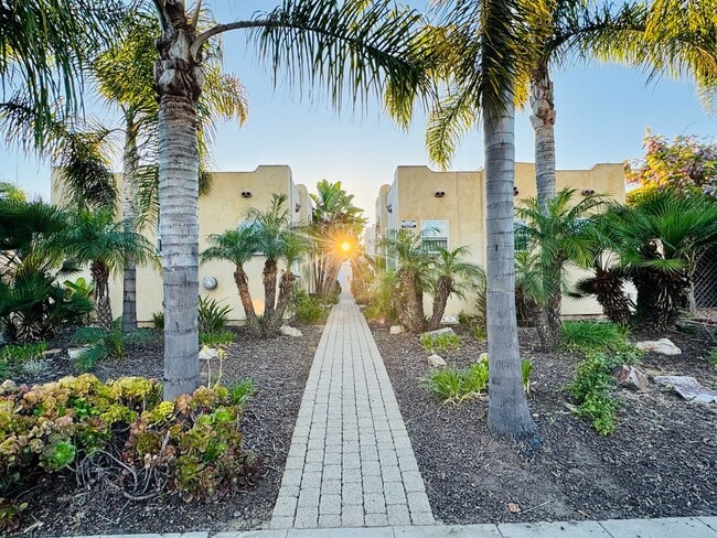 Photo - AVAILABLE NOW! CHARMING 1BD/1BA NORTH PARK BUNGALOW! ONLY $2,095/MO! Unit 4514.5 Idaho Street