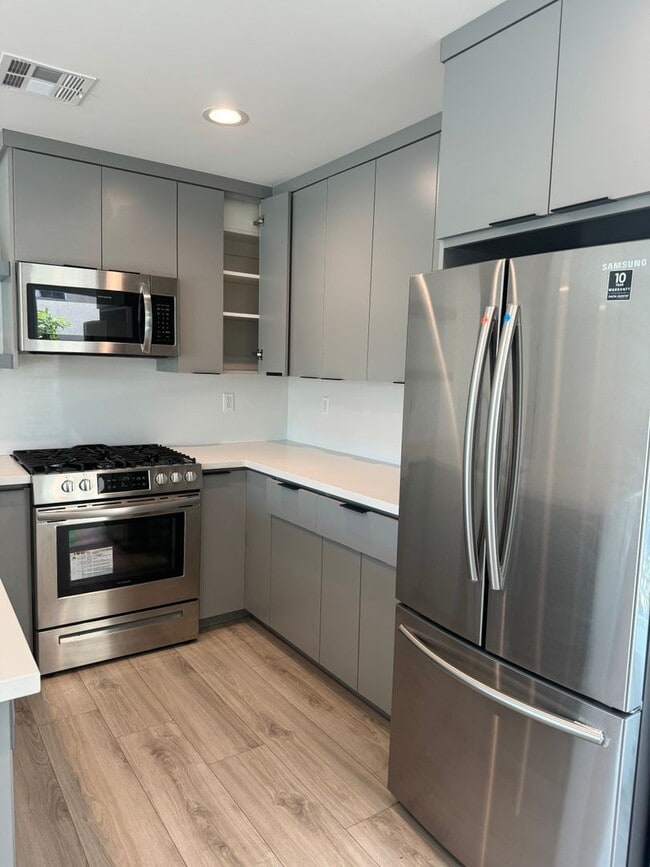 Photo - 1127 N Virgil Ave