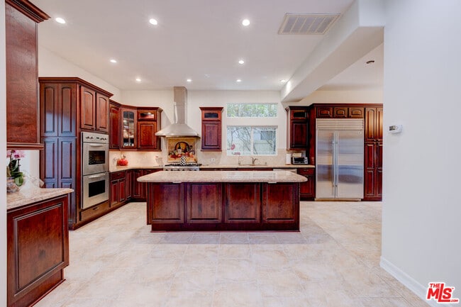 Building Photo - 12219 Darlington Ave