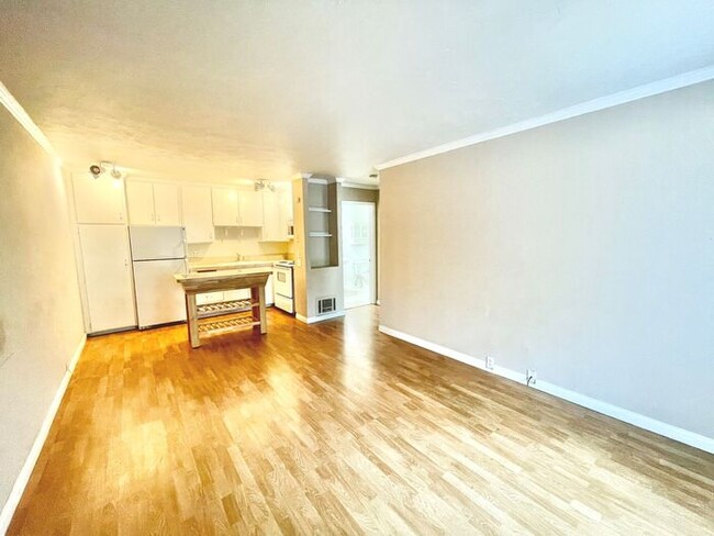 1 Bedroom 1 Bath at Friars Pointe in San D... - 1 Bedroom 1 Bath at Friars Pointe in San D... House