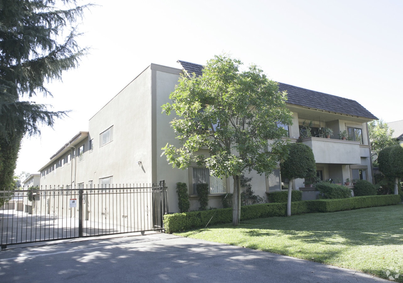 Photo - 420 Fairview Ave