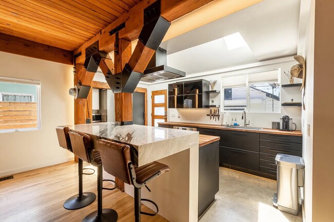 Photo - 2735 Westwood Blvd