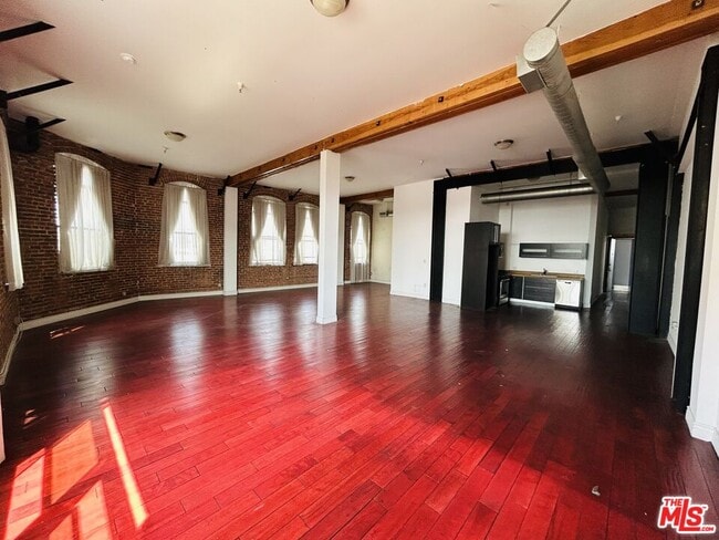Building Photo - 652 Mateo St Unit 302 Rental