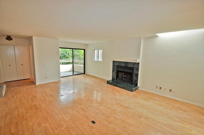 Photo - 4063 La Salle Ave Unit 102