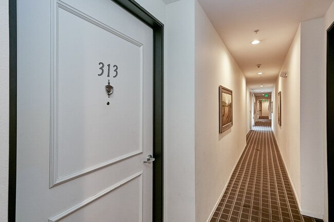Photo - Spacious 2 Bed 2 Bath Condominium In K-Town Unit 313