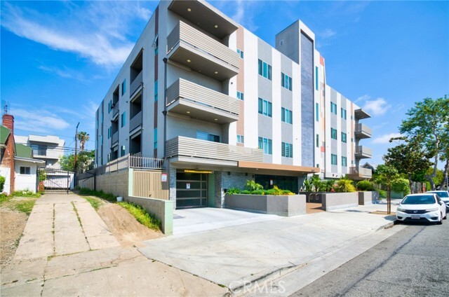 Photo - 820 S Wilton Pl Unit 304