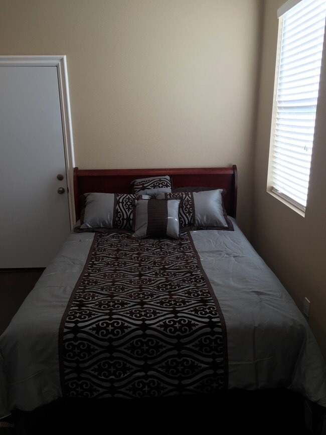 Photo - 16868 Ridge Cliff Dr Unit # A