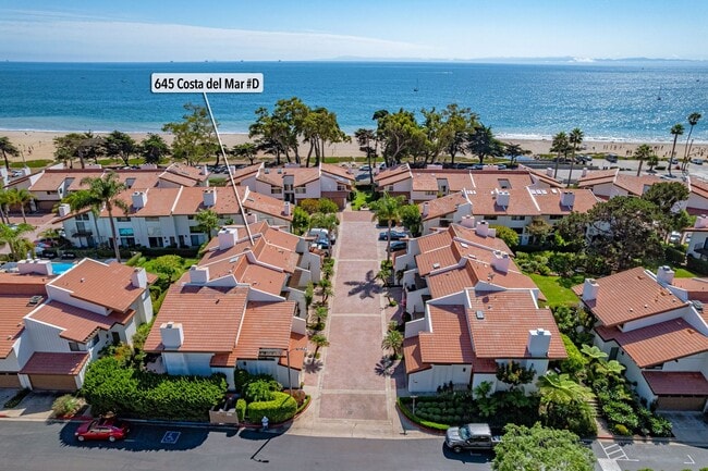 Building Photo - Fully Remodeled 2 Bed, 2 Bath East Beach T...