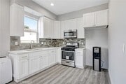 Photo - 13859 Valerio St