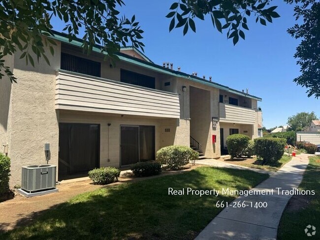 Building Photo - Willow Creek 2 bed, 1 bath condo! Unit APT 3
