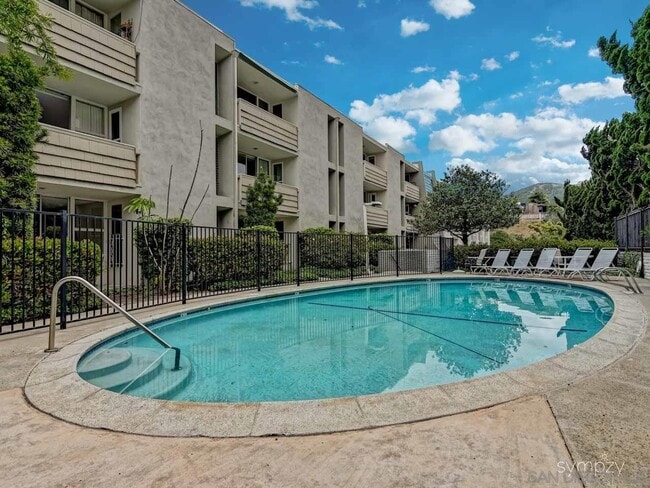 Photo - 2510 Torrey Pines Rd Condo Unit 312