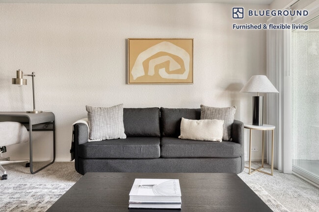 Photo - 3662 Barham Blvd Unit SI FL3-ID585