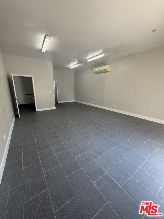 Photo - 2911 W Florence Ave