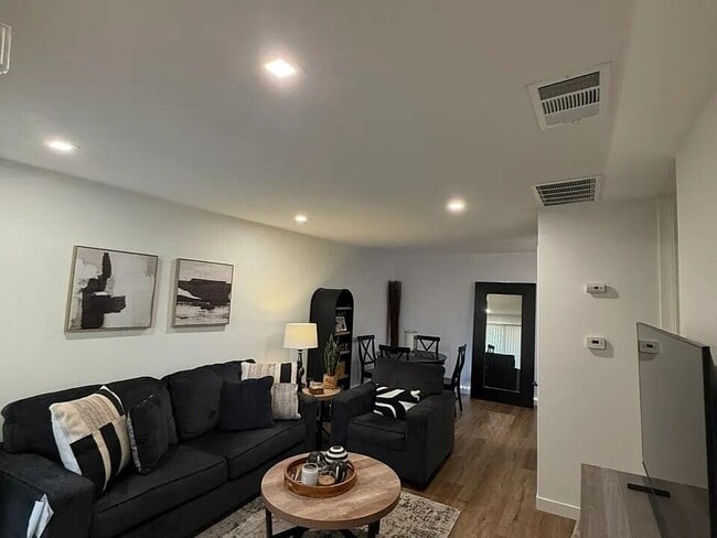 Photo - 680 N Ashurst Ct Unit 215
