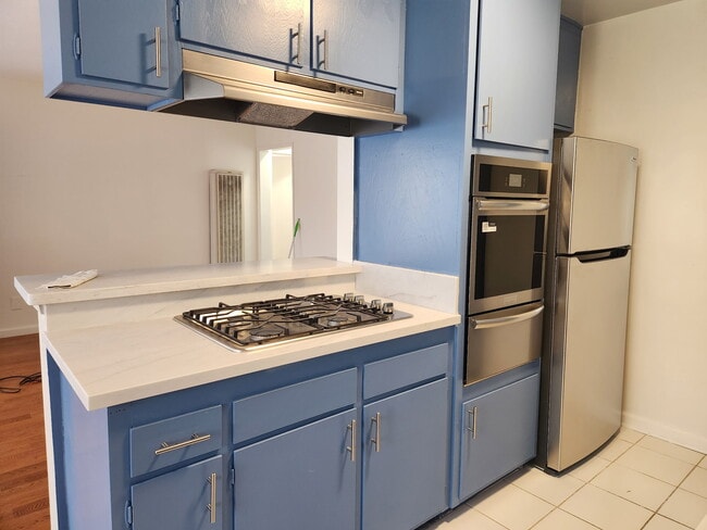 Photo - 1839-1841 Colby Ave