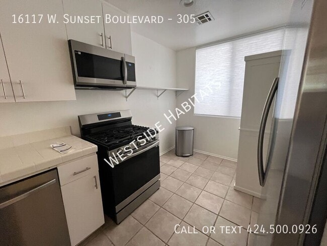 Building Photo - 16117 W Sunset Blvd Unit 305 Rental