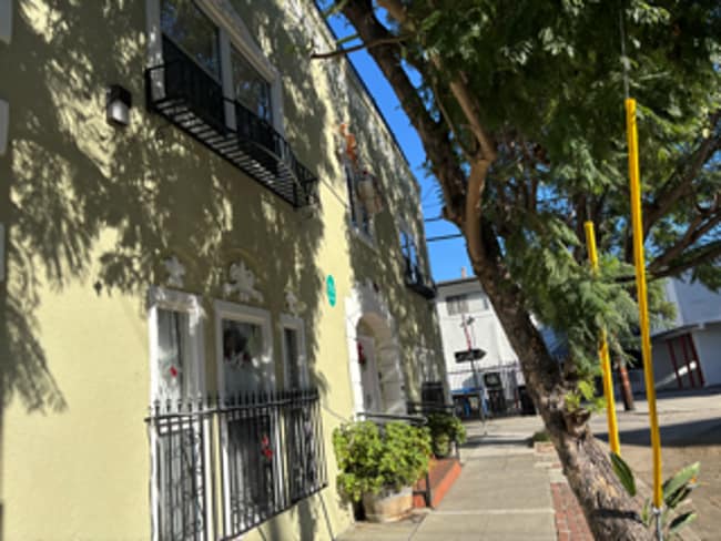 Building Photo - 1109 Laguna Ave Unit 4