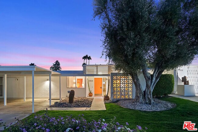 Photo - 2324 Skyview Dr