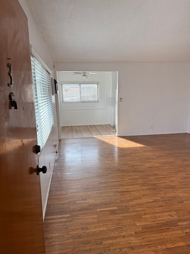 Photo - 3632 Greenfield Ave Unit 3