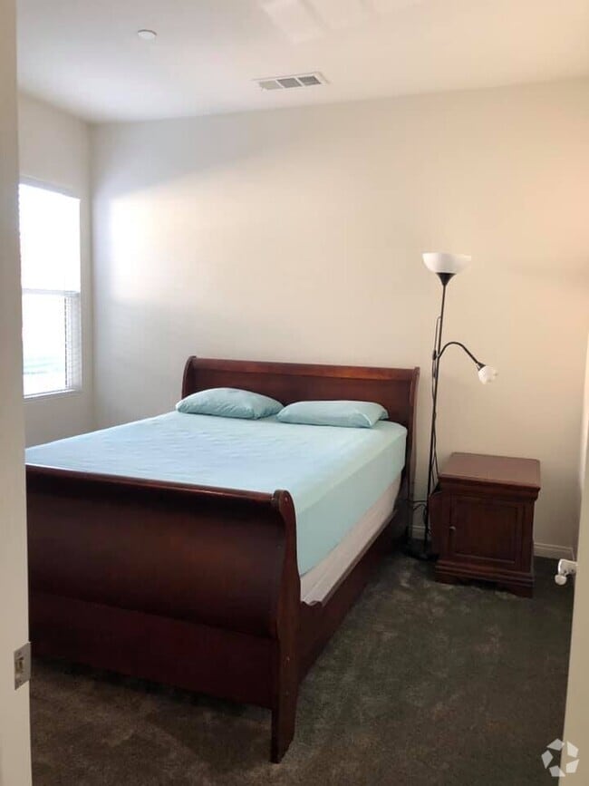 Building Photo - 7893 Boot Straps Ct Unit Bed Room shared bathroom Rental