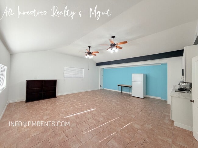 Photo - 420 Hutchison St