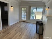 Photo - 529 W 22nd St