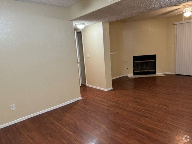 Building Photo - 8327 Vineyard Ave Rental
