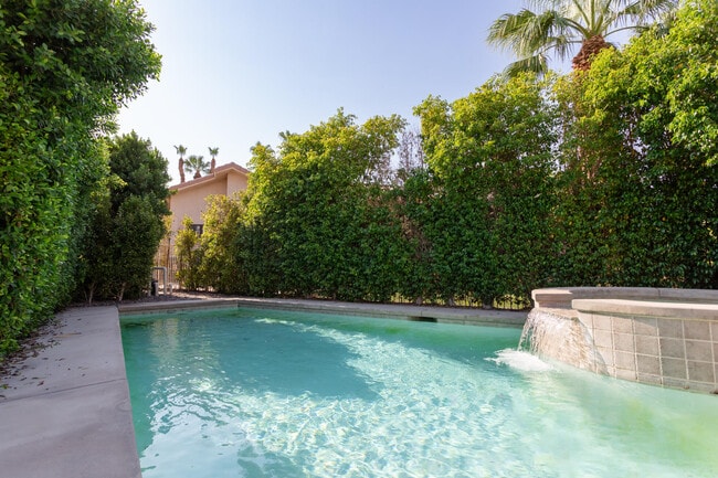 Photo - 48305 Pic Way