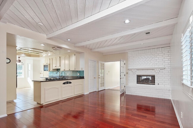 Photo - 1430 Lovell Ave