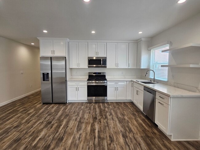 Photo - 1416-1418 E. Windsor Rd. Unit 1416 E. Windsor Rd.