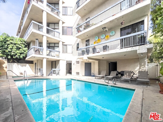 Photo - 935 Westbourne Dr Unit 103