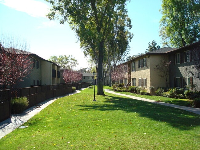 Photo - 321 Rancho Dr Unit 14