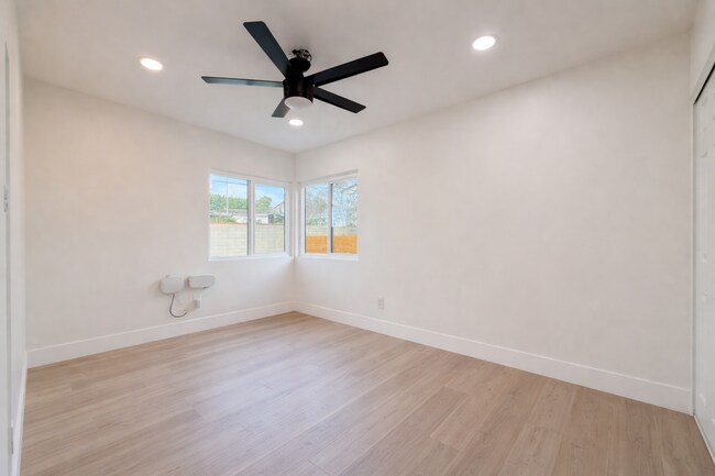 Photo - 1609-1611 Burton Street Unit 1611 Burton Street