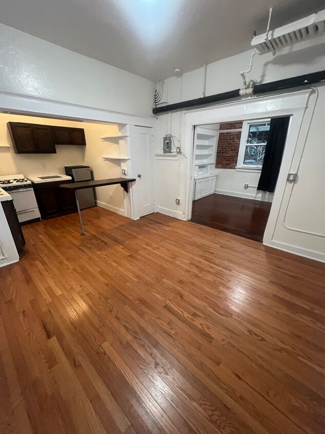 Floor Plan - Junior 1BD (City View)- $1,995